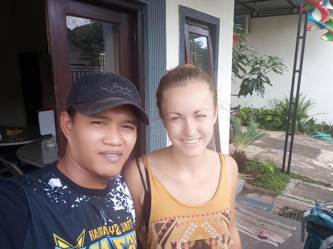 Javalindra Homestay Tour And Travel Бануванги Екстериор снимка